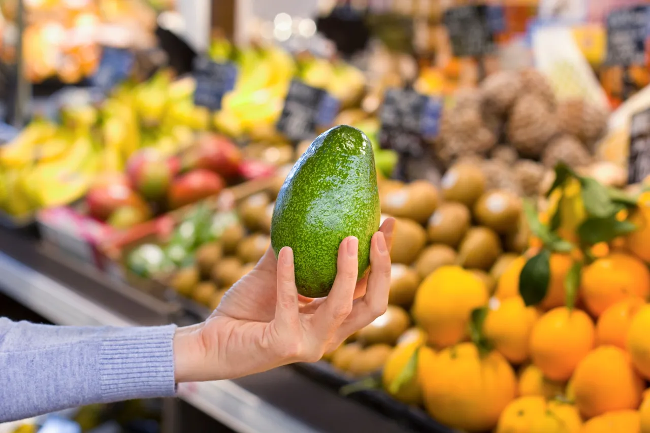 Lidl, 8-10 października: Nowa gazetka od czwartku! Tanie owoce i praliny z aplikacją Lidl Plus!