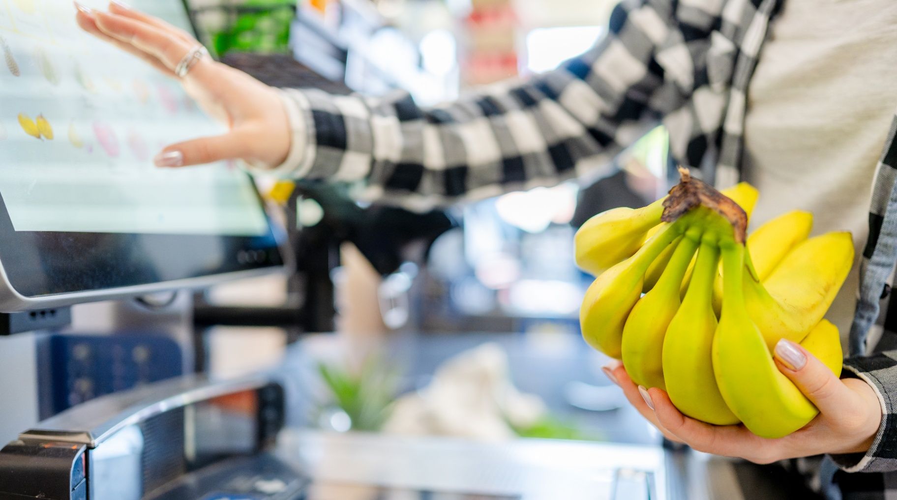 Promocje Biedronka od 8.10: banany za 2,99 zł, chemia domowa 1+1 gratis. Najlepsze oferty.