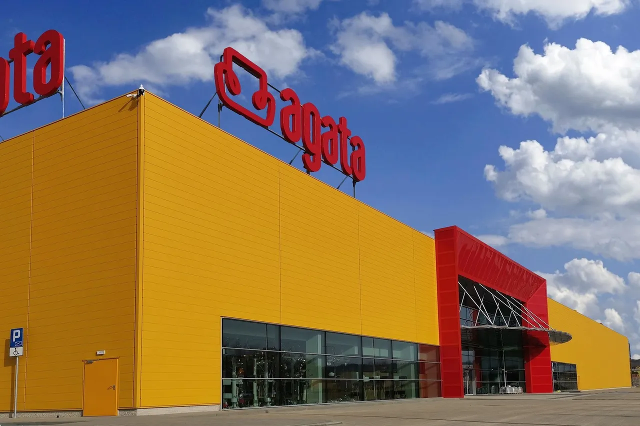 post image - Czy sklepy Agata Meble są otwarte?