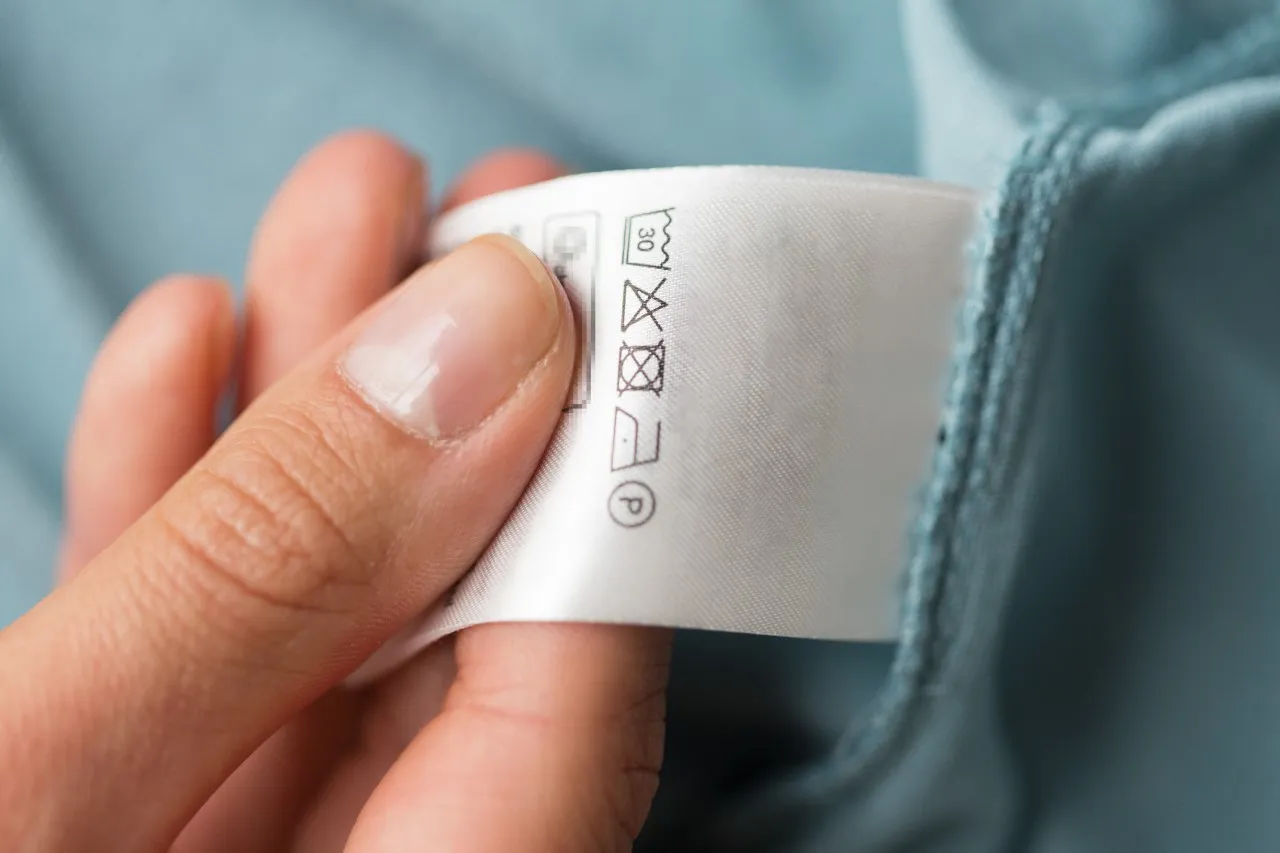 post image - Oznaczenia na metkach – jak je odczytywać i dbać o swoje ubrania?