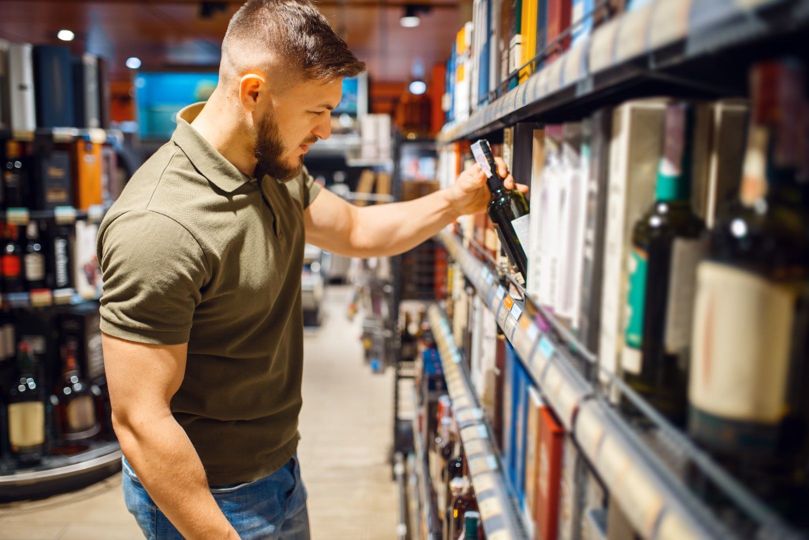 post image - Po ten alkohol sięgamy najczęściej. Jak piją i imprezują Polacy? Ceny trunków w 2023 roku
