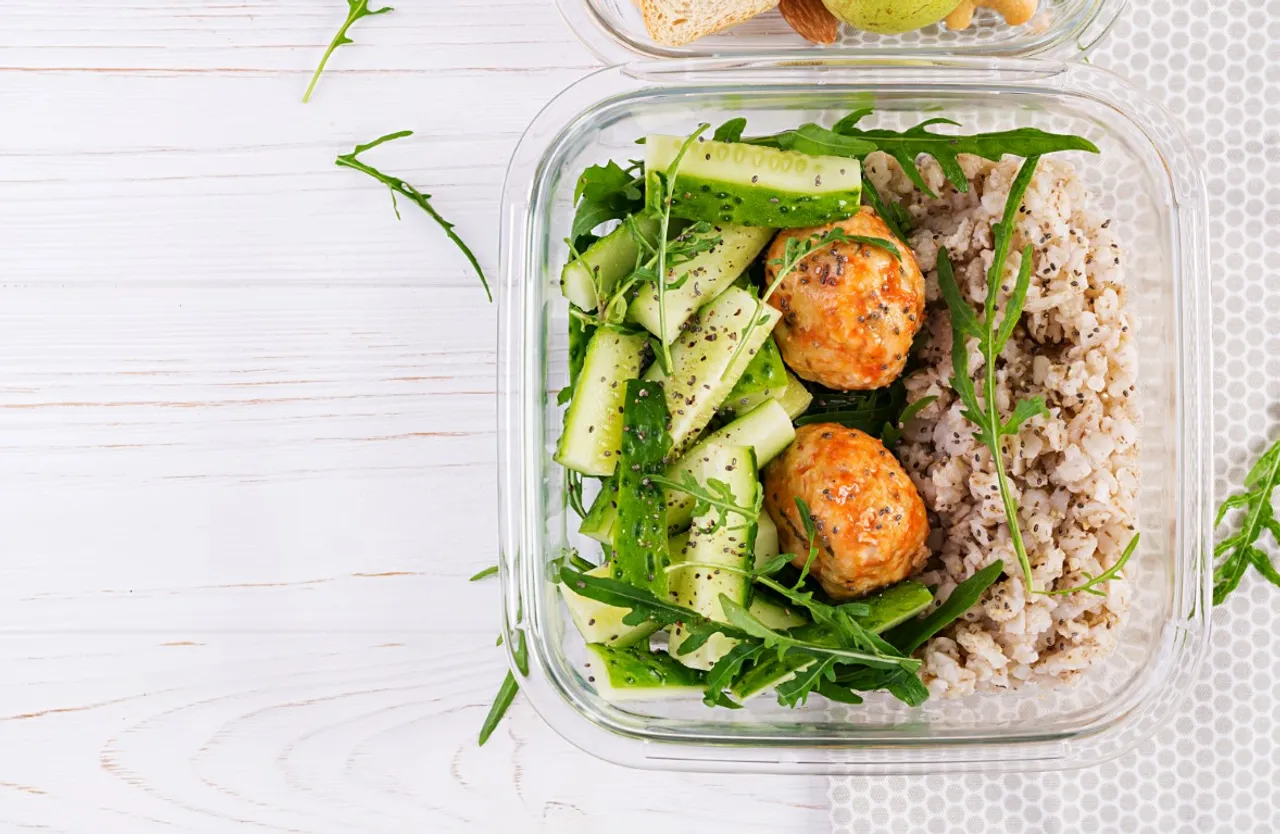 post image - Wegańskie przekąski do pracy i szkoły. Co jeść na śniadanie zamiast kanapek?