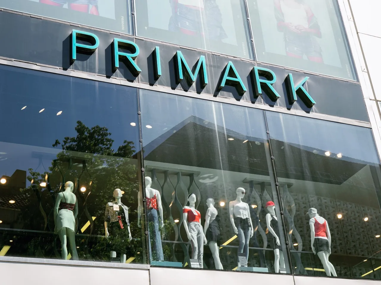 post image - Primark - irlandzka sieć tanich sklepów odzieżowych z 3 sklepem w Polsce. Sprawdź co znajdziesz w krakowskiej Bonarce