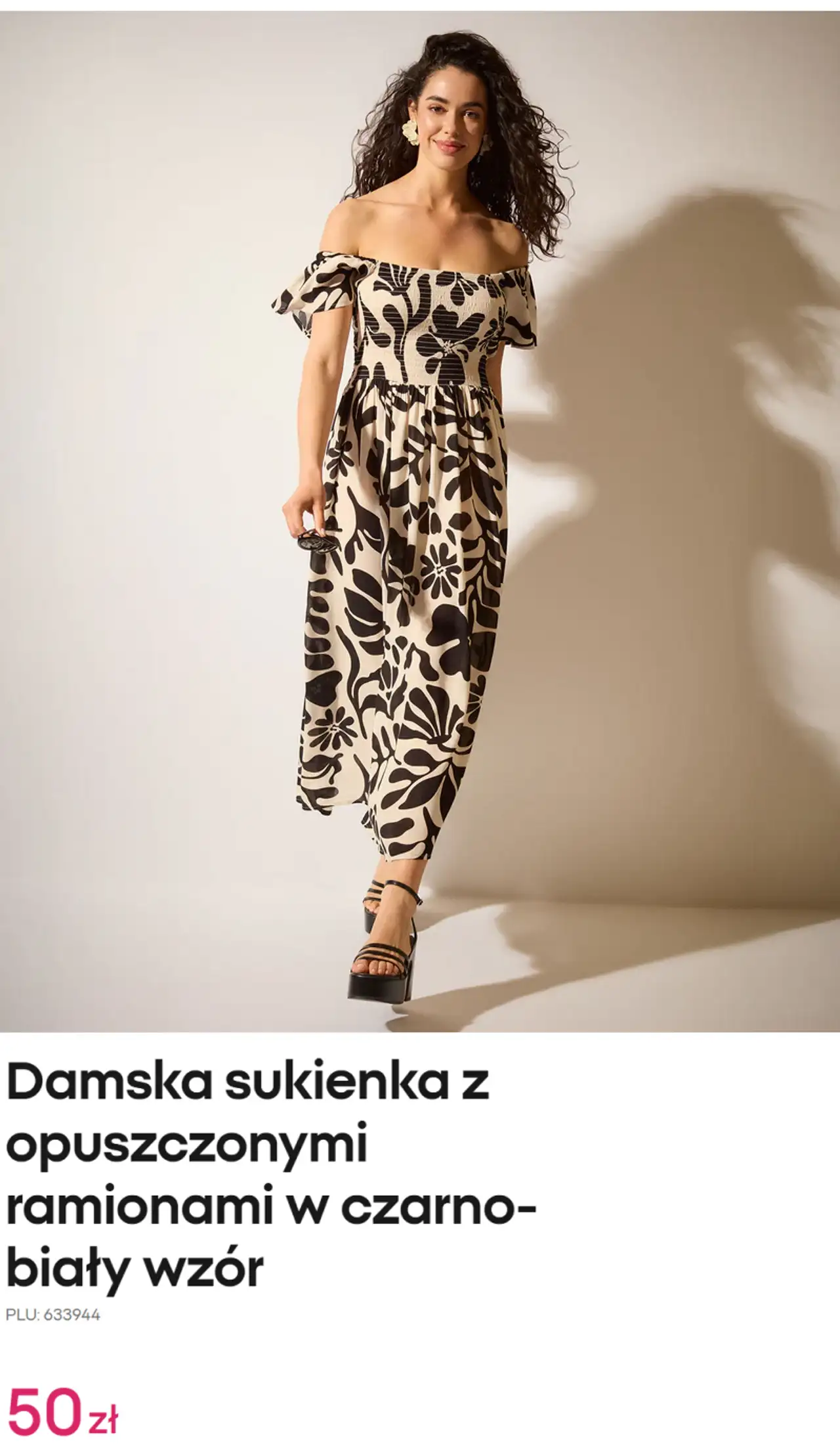 Damska sukienka z opuszczonymi ramionami w czarno-biały wzór