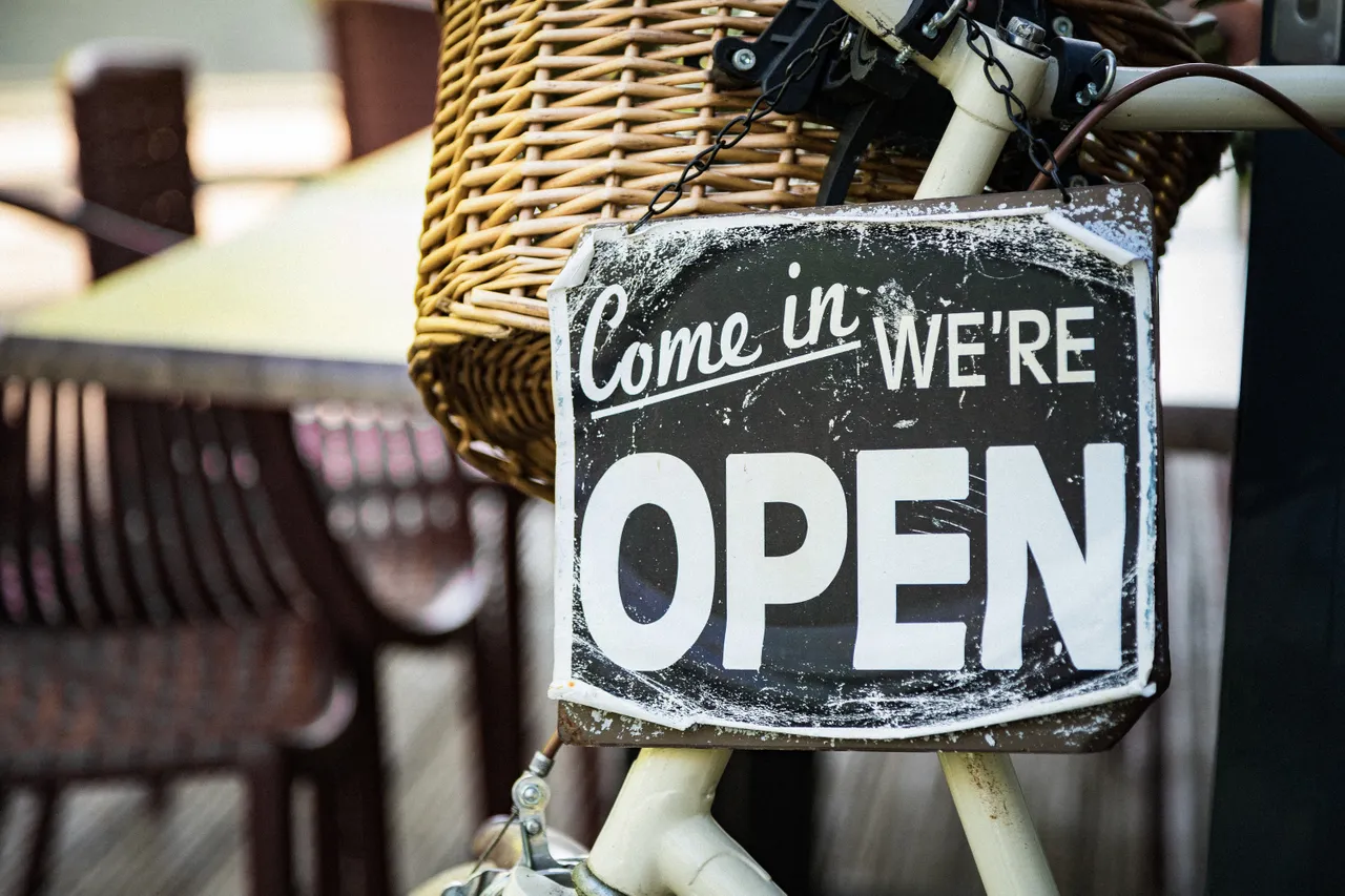 post image - 12 supermarchés qui sont ouverts le dimanche
