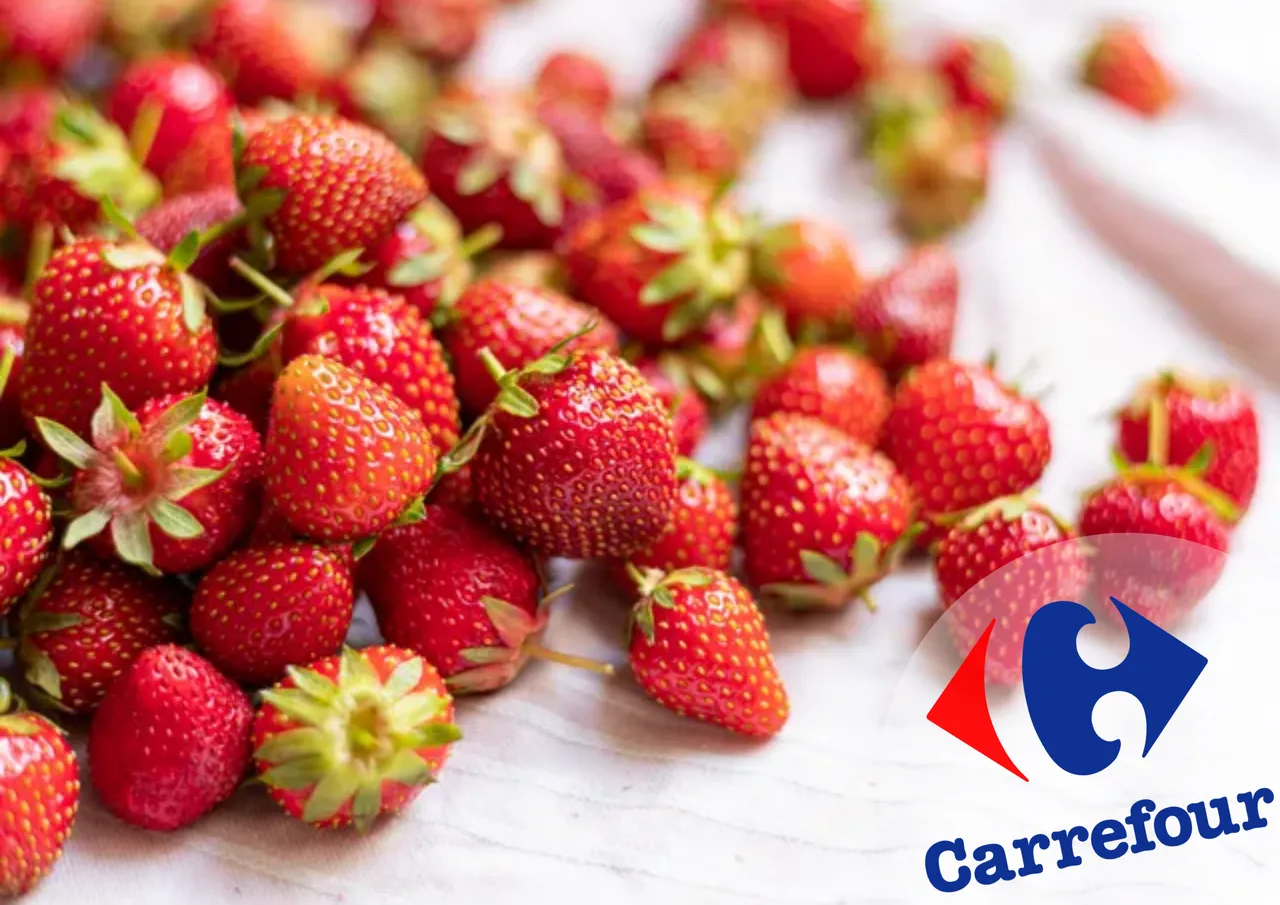 Des fraises sur fond blanc